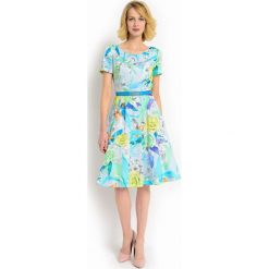 Elegancka rozkloszowana sukienka Potis & Verso SHALOTT. Niebieskie sukienki damskie Potis&Verso, na lato, uniwersalny, w kwiaty, z tkaniny, eleganckie, z klasycznym kołnierzykiem, z krótkim rękawem, krótkie, midi, rozkloszowane. W wyprzedaży za 329,00 zł.