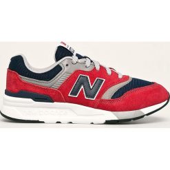 New Balance - Buty dziecięce GR997HBJ. Czerwone trampki chłopięce New Balance, bez wzorów, ze skóry, sportowe, z okrągłym noskiem, na sznurówki. Za 269,90 zł.
