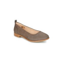 Baleriny Clarks ALICE IVY. Pomarańczowe baleriny damskie marki Clarks, bez wzorów, bez obcasa. Za 351,20 zł.