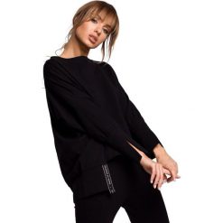 Bluza z rozcięciami na bokach i lampasem - czarna. Czarne bluzy damskie Moe, s, bez wzorów, z elastanu, z długim rękawem, długie, bez kaptura. Za 169,00 zł.