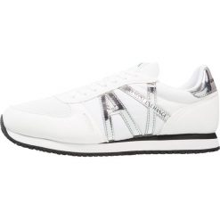 Tenisówki męskie: Armani Exchange RETRO RUNNER Tenisówki i Trampki white