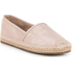 Buty damskie. Czarne mokasyny damskie Wittchen, bez wzorów, ze skóry, wakacyjne, bez obcasa, bez zapięcia. W wyprzedaży za 279,90 zł.
