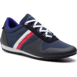 Sneakersy TOMMY HILFIGER - Essential Modern Mesh Runner FM0FM02270 Midnight 403. Niebieskie sneakersy męskie TOMMY HILFIGER, na co dzień, bez wzorów, ze skóry ekologicznej, eleganckie, bez zapięcia. W wyprzedaży za 249,00 zł.