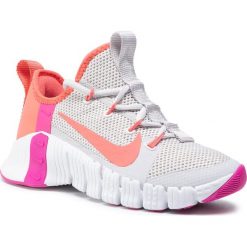 Buty NIKE - Free Metcon 3 CJ6314 068 Vast Grey/Magic Ember/White. Szare buty sportowe damskie Nike, bez wzorów, z tworzywa sztucznego, sportowe, na fitness i siłownię. Za 499,00 zł.