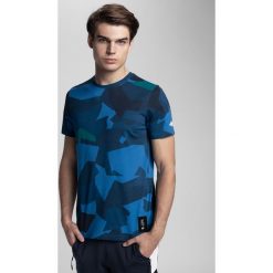 Koszulka męska Kamil Stoch Collection TSM500 - multikolor allover. Koszulki męskie m, z materiału. W wyprzedaży za 49,99 zł.