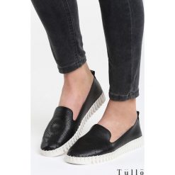 Czarne Slip On Morning Sun. Czarne mokasyny damskie Born2be, z materiału, na płaskiej podeszwie. Za 59,99 zł.