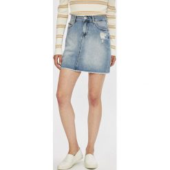 Tommy Jeans - Spódnica. Szare minispódniczki Tommy Jeans, z bawełny, proste. W wyprzedaży za 279,90 zł.