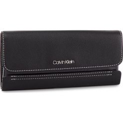 Duży Portfel Damski CALVIN KLEIN - Slide Trifold Tr K60K605100 001. Czarne portfele damskie marki Calvin Klein, ze skóry ekologicznej. Za 229,00 zł.