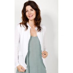 Lniany żakiet - 137-30895 BIANCO. Białe żakiety damskie Unisono, s, z nadrukiem, ze lnu. Za 119,00 zł.