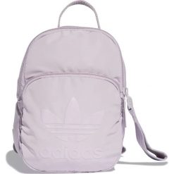 ADIDAS CLASSIC MINI > DV0213. Plecaki damskie Adidas, w paski, z poliesteru, street. Za 119,99 zł.
