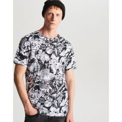 Koszulka Batman - Biały. Białe koszulki męskie Cropp, s, z motywem z bajki, bez kołnierzyka, bez rękawów. Za 59,99 zł.