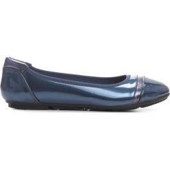 Granatowe Balerinki Basic. Niebieskie baleriny damskie Multu, bez wzorów, bez obcasa. Za 29,99 zł.