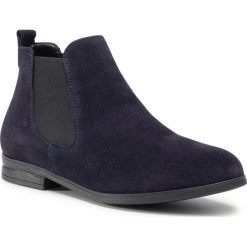 Sztyblety TAMARIS - 1-25370-25 Navy 805. Niebieskie kozaki damskie Tamaris, z zamszu, klasyczne, bez obcasa, na obcasie, bez zapięcia. Za 269,00 zł.