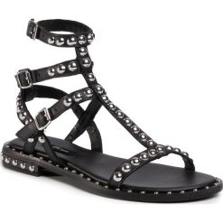 Sandały GINO ROSSI - AB-A04 Black. Czarne klapki damskie Gino Rossi, bez wzorów, ze skóry, bez obcasa, na obcasie. Za 259,99 zł.