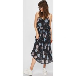 Answear - Sukienka. Niebieskie sukienki damskie ANSWEAR, na co dzień, xs, w kwiaty, z tkaniny, casualowe, bez kołnierzyka, bez rękawów, midi, rozkloszowane. W wyprzedaży za 119,90 zł.