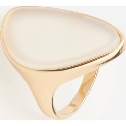 Pierścionek - Złoty. Żółte pierścionki damskie Reserved, złote. Za 29,99 zł.