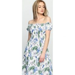 Biała Sukienka Single Day. Białe sukienki letnie marki Born2be, l, z gumy, z krótkim rękawem, mini, rozkloszowane. Za 49,99 zł.