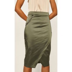 Marciano Guess - Spódnica. Czarne spódniczki damskie MARCIANO GUESS, do pracy, z aplikacjami, z elastanu, biznesowe, midi, ołówkowe. Za 749,90 zł.