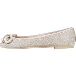 Pretty Ballerinas GALASSIA Baleriny plata. Żółte baleriny damskie Pretty Ballerinas, bez wzorów, ze skóry, bez obcasa. W wyprzedaży za 376,35 zł.