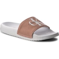Klapki CALVIN KLEIN JEANS - Chantal RE9587 Dusk. Różowe klapki damskie marki Calvin Klein Jeans, w paski, z jeansu, bez obcasa. Za 229,90 zł.