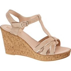 Sandały na koturnie 5th Avenue beżowe. Brązowe sandały damskie 5th Avenue, bez wzorów, ze skóry, bez obcasa, na obcasie, bez zapięcia. Za 139,90 zł.