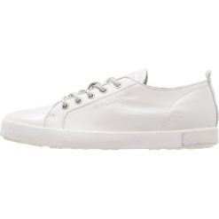 Trampki damskie slip on: Blackstone Tenisówki i Trampki white