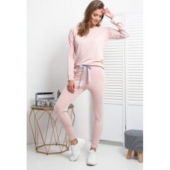 Komplet I341 różowy. Różowe spodnie damskie Tagless, xl, bez wzorów, z elastanu, długie. Za 170,99 zł.