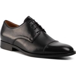 Półbuty GINO ROSSI - Wilson MPU424-475-0722-9900-0 99. Czarne buty wizytowe męskie Gino Rossi, bez wzorów, ze skóry, eleganckie, bez zapięcia. W wyprzedaży za 239,00 zł.
