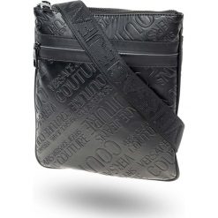 REPORTERKA VERSACE JEANS COUTURE. Czarne plecaki męskie Versace Jeans Couture, w paski, z jeansu. Za 489,00 zł.