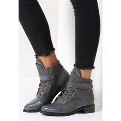 Szare Botki Tiny Oomph. Szare botki damskie vices, bez obcasa, na płaskiej podeszwie, z paskami. Za 89,99 zł.