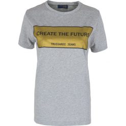 T-shirt Trussardi Jeans. Szare koszulki damskie Trussardi Jeans, na co dzień, bez wzorów, z jeansu, klasyczne, z włoskim kołnierzykiem, bez rękawów. Za 99,00 zł.