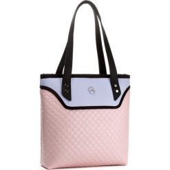 Torebka GOSHICO - Flowerbag 3342 Różowo-Niebieska/Pikowana. Różowe torebki klasyczne damskie marki GOSHICO, bez wzorów, ze skóry ekologicznej, eleganckie, pikowane, bez dodatków. W wyprzedaży za 269,00 zł.