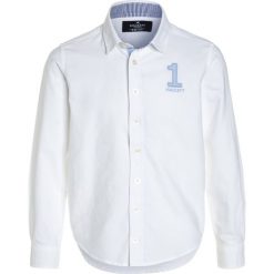 Hackett London NUMB OXFORD Koszula white. Białe koszule chłopięce marki Hackett London, z bawełny. W wyprzedaży za 269,25 zł.