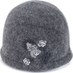 Czapka damska wełniana Elegancja flory szara. Szare czapki zimowe damskie Art of Polo, z wełny. Za 72,24 zł.