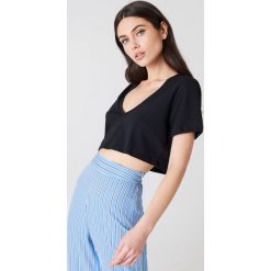 NA-KD Basic Krótki T-shirt z dekoltem V - Black. Czarne t-shirty damskie NA-KD Basic, z bawełny. Za 40,95 zł.