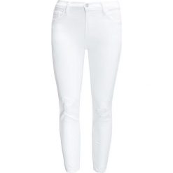 Jeansy J BRAND Biały. Białe jeansy damskie marki J Brand. W wyprzedaży za 1043,00 zł.
