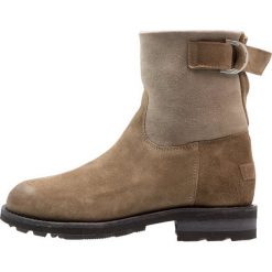Shabbies Amsterdam Botki taupe. Brązowe buty zimowe damskie marki Shabbies Amsterdam, z materiału. W wyprzedaży za 451,60 zł.