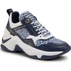 Sneakersy TOMMY HILFIGER - Internal Wedge Monogram Sneaker FW0FW04713 Blue Ink C7H. Niebieskie półbuty damskie TOMMY HILFIGER, ze skóry ekologicznej. Za 579,00 zł.