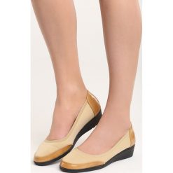 Beżowe Czółenka Ravan. Brązowe buty ślubne damskie marki Born2be, ze skóry, na niskim obcasie, na koturnie. Za 29,99 zł.