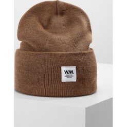 Wood Wood GERALD TALL BEANIE Czapka camel. Brązowe czapki damskie marki Wood Wood, z materiału. W wyprzedaży za 239,20 zł.