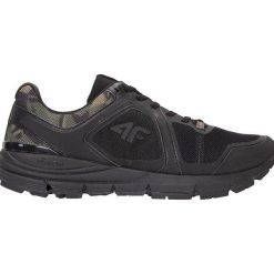 Buty do biegania męskie OBMS101 - głęboka czerń. Pomarańczowe buty sportowe męskie 4f, na lato, na sznurówki, do biegania. Za 349,99 zł.