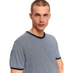 T-shirt krótki rękaw męski we wzory, w prążki. Niebieskie t-shirty męskie Top Secret, na zimę, xl, bez wzorów, z bawełny, z okrągłym kołnierzem, krótkie. W wyprzedaży za 29,99 zł.