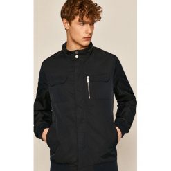 Medicine - Kurtka Casual Utility. Niebieskie płaszcze męskie MEDICINE, s, bez wzorów, z poliesteru, casualowe, krótkie, z kapturem. Za 249,90 zł.