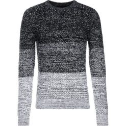 Antony Morato MAGLIA GIROCOLLO TRECCIA GRANDE CON FASCE IN CONTRASTO COLORE Sweter blu notte. Zielone swetry klasyczne męskie marki Antony Morato, m, z bawełny. Za 419,00 zł.