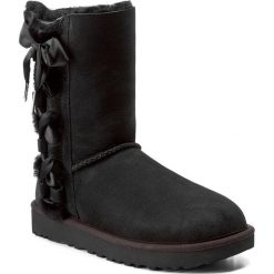 Buty UGG - W Pala 1017531 W/Blk. Czarne buty zimowe damskie marki Ugg, ze skóry, na niskim obcasie. Za 1069,00 zł.