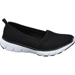 Sportowe buty damskie Venice czarne. Czarne buty sportowe damskie marki Venice, bez wzorów, z materiału, sportowe. Za 119,90 zł.