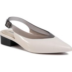 Sandały MELISSA - Cleo Heel Ad 32906 Beige/Dark Grey 53408. Białe klapki damskie Melissa, bez wzorów, z tworzywa sztucznego, bez obcasa, na obcasie. Za 429,00 zł.