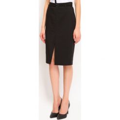 SPÓDNICA REGULARNA DAMSKA GŁADKA. Czarne spódniczki damskie Top Secret, do pracy, bez wzorów, eleganckie, ołówkowe. W wyprzedaży za 49,99 zł.