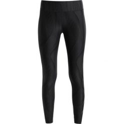 2XU MIDRISE COMPRESSION STORAGE Legginsy black/black. Czarne legginsy marki 2XU, l, z elastanu. W wyprzedaży za 407,20 zł.