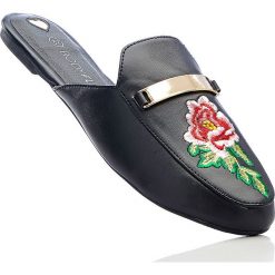 Klapki bonprix czarny. Białe klapki damskie marki bonprix. Za 59,99 zł.